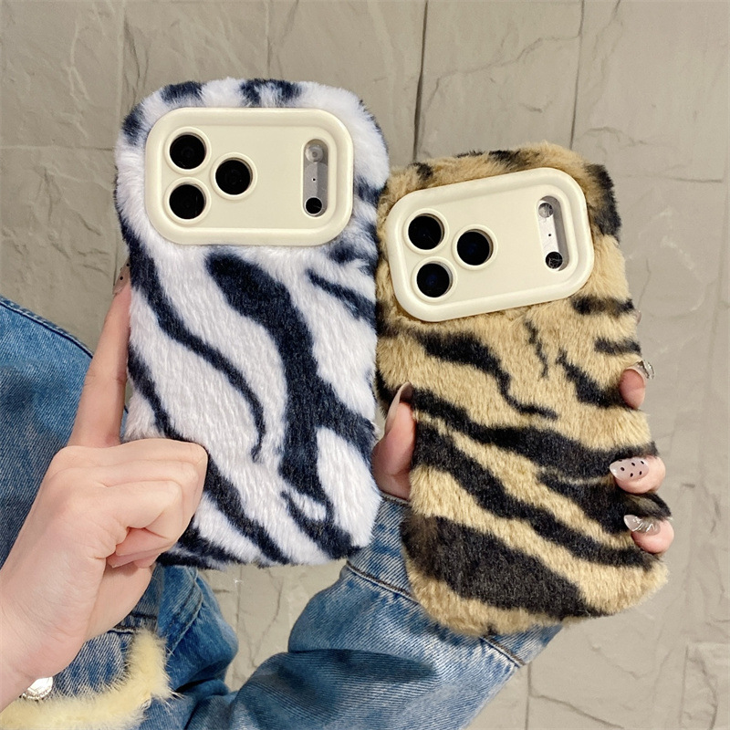 Phone Cases Iphone 17 Pro - Роскошный плюшевый чехол с узором зебры