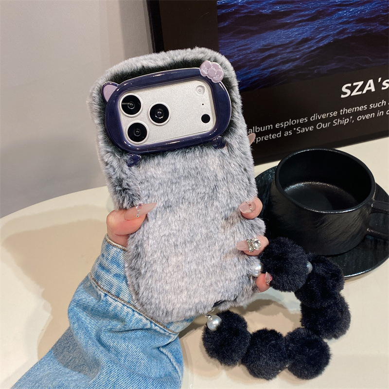 Роскошный однотонный плюшевый  – обзор и цена Phone Cases Iphone 17 Pro
